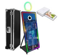 Cabina fotografica Magic Mirror da 65'' con stampante e luce di riempimento Macchina fototessera con touch screen da 43 pollici mobile con custodia da trasporto per matrimoni
