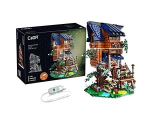 CaDA Four Seasons Story Tree House Set di Costruzioni, 1155 Pezzi, Casa sull'Albero con Tetto Blu, Dettagli Naturali e Accessori