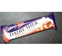 Cadbury Whole Nut Chocolate Bar 49 g Inghilterra (confezione da 12) di...