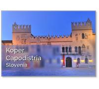Calamita da frigorifero a Capodistria in una piazza principale della città più grande della costa slovena
