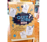 CALENDARIO 2026 UN QUIZ TIRA L'ALTRO con supporto in legno