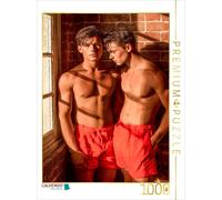 CALVENDO Puzzle Zwei sexy junge Männer in roter Shorts eng beieinander | 1000 Te