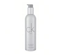 CALVIN KLEIN CK ONE SKIN BODY MOISTURIZER CK ONE LOZIONE CORPO 250ML CK One incarna uno spirito universale per un mondo diverso. È una fragranza iconica, audace senza rimorsi, ma allo stesso tempo ema
