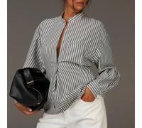 Camicia da donna con colletto alla coreana a righe verticali grigie e bianche | Design con spalle cadenti e taglio in vita per un look da ufficio a evento (colloquio/campus/appuntamento) Righe vertica