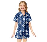 Camicia da notte da bambina a maniche corte con colletto e bottoni sul | La camicia da notte nera ha un colletto, maniche corte e una fila di bottoni sul davanti, con motivi stagionali bianchi