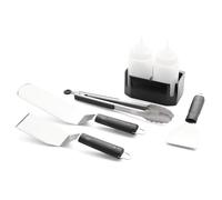 Camp Chef Kit essenziale per la piastra - Gli accessori per la piastra con parte superiore piatta includono 2 spatole per grill, pinze per grill, raschietto per grill, 2 bottiglie da spremere e