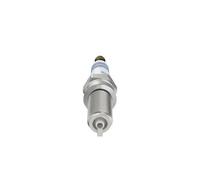 Candela di accensione 0 242 135 533 BOSCH per MITSUBISHI HYUNDAI KIA