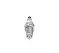 Candela di accensione 0 242 135 548 BOSCH per HYUNDAI KIA SSANGYONG