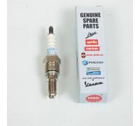 Candela di accensione ER9EH-6N / 641387 per scooter Piaggio 50 Fly