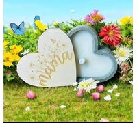 Candela grigia nobile a forma di cuore, realizzata a mano, con incisione "Mama" con decorazione floreale - Candela per esterni con coperchio in legno e incisione coperchio in legno senza coperchio in
