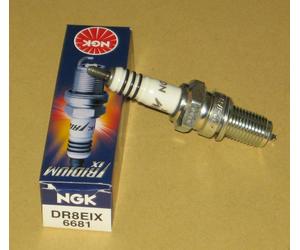 Candela NGK Iridium per Suzuki GSX 550 E Coprimanubrio Anno Fab. 1983-1987