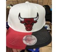 Cappellino SnapBack Chicago Bulls Mitchell & Ness Bianco Ufficiale Licenziato