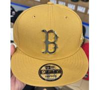 Cappello SnapBack Khaki New Era Boston Red Sox 9FIFTY Con Logo In Metallo Oro