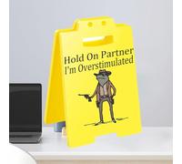 Cartello Da Scrivania "Aspetta Partner, Sono Sovrastimolato", Divertente Decorazione Per Ufficio Per Colleghi E Amici, Mini Cartello Da Ufficio In Acrilico Pieghevole, Regalo Scherzoso