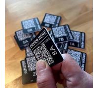 Cartello da tavolo quadrato con codice QR, incisione laser personalizzata autoadesiva per menù, scansione o tocco, segno da tavolo inciso al laser dischi da scrivania per armadietti da ristorante