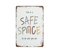 Cartello di benvenuto con scritta "This Is A Safe Space", poster con scritta in lingua inglese "This is a safe space", decorazione da parete, poster in metallo, 20 x 30 cm