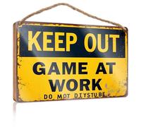 Cartello per porta dell'ufficio personalizzato Keep Out: Game At Work, Do Not Disturb, cartello in legno per esterni da appendere alla parete (23 x 35 cm)