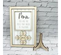 Cartello puzzle in legno per festa della mamma, regalo personalizzato per mamma, mamma sei il pezzo che ci tiene insieme, pezzo di puzzle per mamma, regalo di compleanno per mamma e nonna (legno, 18 x