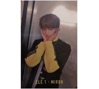 CARTOLINA FOTOGRAFICA UFFICIALE STRAY KIDS le 1 MIROH