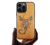 Carveit Custodia in Legno Per iPhone 13 Pro Max Cover avec magnetico Incisione in legno e intarsio di cozze Compatibile con 13 Pro Max MagSafe Custodia (Ciliegia Legno-Tribù dello Scorpione)
