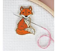 Caterpillar Cross Stitch Fox - Minder magnetico per punto croce, cucito, ricamo e cucito, smaltato