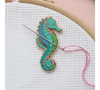 Caterpillar Cross Stitch Needle Minder - Cavalluccio marino per punto croce, cucito, ricamo e ricamo, smaltato e magnetico