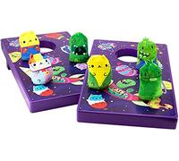 Cats vs Pickles - Cornhole Bean Bag Toss Game - Tutti i personaggi esclusivi! - Gioca a Gatti di squadra - Clownie, Corny Cat & Sorghum vs Team Pickles - Buckee, Cuke, & Clyde