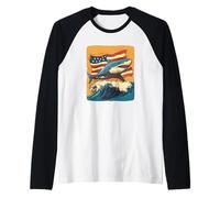 Cavalca l'onda con questa fantastica bandiera americana e squalo Maglia con Maniche Raglan