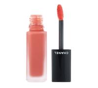 Chanel Rouge Allure Liquid Velvet Lipstick - Inizia con labbra pulite e asciutte. - Delinea la forma delle labbra con la punta dell’applicatore per maggiore precisione. - Riempi il centro delle labbra