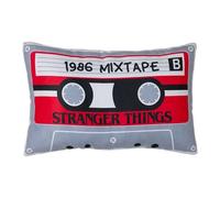 Character World Stranger Things - Cuscino con licenza ufficiale, super morbido, reversibile, 2 lati, design a cassetta, perfetto per qualsiasi camera da letto, divano o letto, 25 x 40 cm
