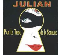 CHARLOTTE JULIAN PAR LE TROU DE LA SERRURE
