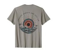 Chasing Sunsets Salt Air Retro Beach Vibes Ocean Maglietta