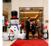 Christmas Blow Up Snowman, Blow Up Christmas Sitting Snowman, Inflatable Seasonal RGB LED Lights Ornament With 3 Penguins For Indoor Party Outdoor Lawn Garden Yard Porch Patio Family Photography