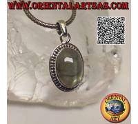 Ciondolo in argento 925 grande labradorite ovale cabochon contornata da fila di