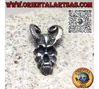 Ciondolo in solido argento ‰ Teschio umano con corna di ariete Baphomet