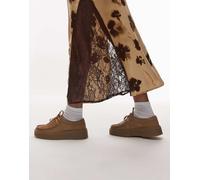 Clarks - Torview - Scarpe in pelle scamosciate color sabbia scuro con nappe-Bianco 37