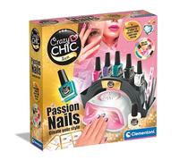 Clementoni Crazy Chic - Nail Passion, Set Completo per Manicure e Nail Art per Bambine di 8+ Anni, Kit Decorazione Unghie con Macchina Asciuga Smalto, Gioco Creativo e Regalo Originale, 18784