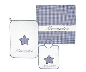 Coccole - Set Asilo Materna Personalizzato - Set Bavaglino, Sacca e Asciugamano - Kit Asilo Materna 3pz per Bimbo/Bimba Personalizzabile in Cotone 100% Made in Italy