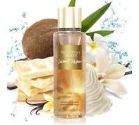Coconut Passion 250ml Spray profumato Nota di testa: Mora, Latte di CocoNota di cuore: Giglio Selvatico, Fiore di LamponeNota di fondo: Ambra Dolce, Sabbia Calda- Immagina di poter rimanere in spiaggi