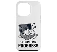 Codifica in corso: programmatore rilassato con un gatto che sonnecchia Custodia per iPhone 13 Pro