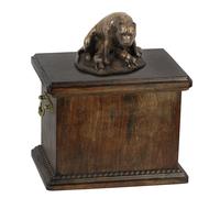 Staffordshire Bull Terrier Holzurne Con Una Statua Di
