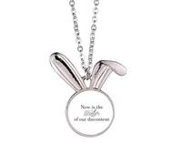 Collana con ciondolo a forma di coniglietto con citazione in inglese "Now is the winter", idea
