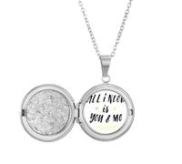Collana con medaglione con scritta "All I Need Is You And Me", idea regalo per compleanno