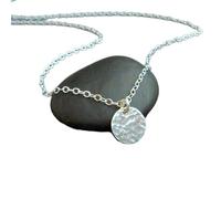 Collana con pendente a cerchio semplice in argento sterling 925. Gioiello moderno per tutti i giorni. Delicato. Disco martellato. Regalo per lei. | Con catena da 18 pollici | Placcato argento |