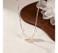 Collana di perle di riso curva sorriso, cinque perle d'acqua dolce ovali naturali di riso, catena a scatola d'argento ultra sottile, morbida lucentezza iridescente, gioielli minimalisti impilabili per