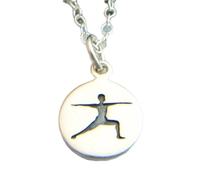 Collana in argento sterling 925 con posizione del guerriero. Piccolo ciondolo yoga. Pendente yogi. Regalo per lei. Semplice gioiello zen, delicato e delicato per tutti i giorni. | Con catena da 18