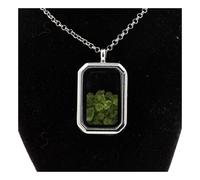 Collana In Peridoto Grezzo. Modello Rettangolare A Piani Tagliati.