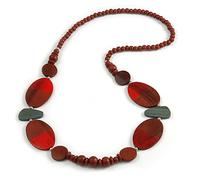 Collana lunga con perline di legno dipinte geometriche in marrone, rosso, grigio - 90 cm L
