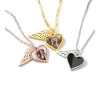 Collana personalizzata con foto nascosta attivata dal calore e cuore con ala d'angelo e incisione sul retro, immagine personalizzata e testo commemorativo, collana che cambia colore con la temperatura