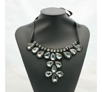 Collana plastron Charlotte de Paris-Le Chicche con cristalli antracite a goccia